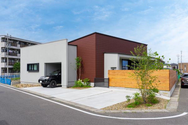 ブラックテイストな平屋