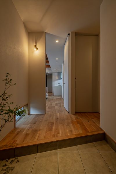 グレージュとクルミの平屋